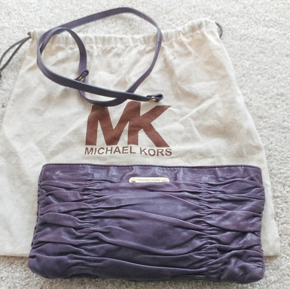 Michael Kors Handbags - Michael Kors Webster Clutch Shoulder Bag